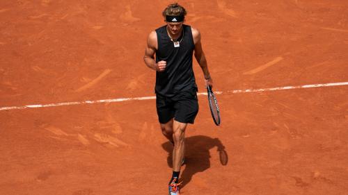 Roland-Garros 2022 : Alexander Zverev, 3e mondial, s'en sort en cinq sets après avoir été mené deux manches à zéro