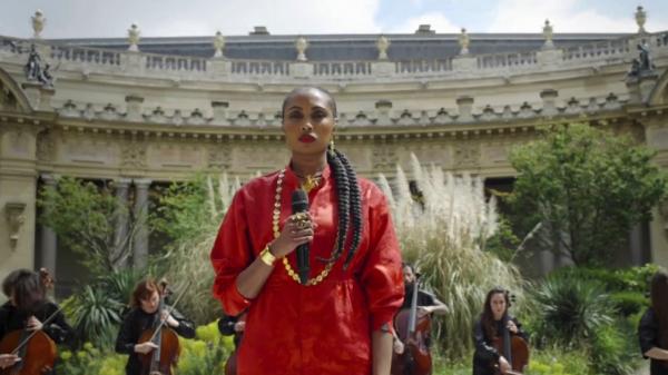 Imany ensorcelle avec sa voix et ses violoncelles dans son nouvel album 