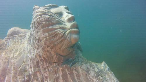 En Italie, un musée sous-marin créé par Paolo Fanciulli a eu raison des chalutiers de pêche industrielle