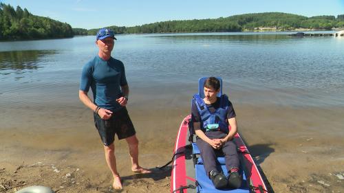 Sur le lac de Neuvic en Corrèze, le paddle désormais accessible à tous