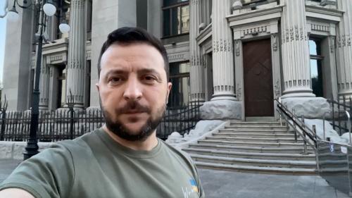 Guerre en Ukraine : Volodymyr Zelensky se rend Mykolaïv pour l'un de ses rares déplacements en dehors de Kiev