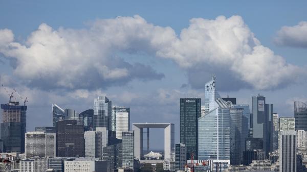 Moins endettées, les entreprises du CAC 40 affrontent la hausse des taux d'intérêts