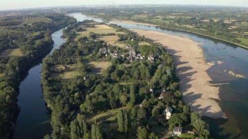 Tourisme : sur la Loire, l'île de Béhuard enchante ses habitants