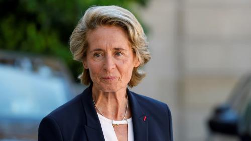 Stop homophobie dépose plainte contre la ministre Caroline Cayeux