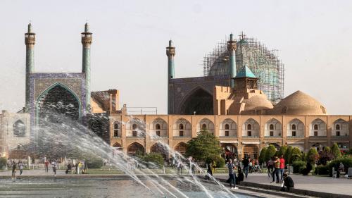 La mosquée iconique d'Ispahan en Iran endommagée au cours de sa restauration