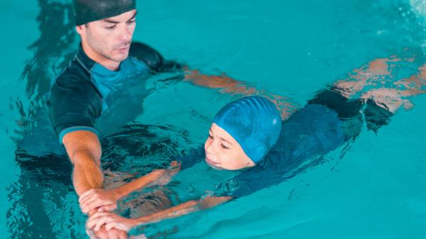 Se baigner et apprendre à nager à petits prix