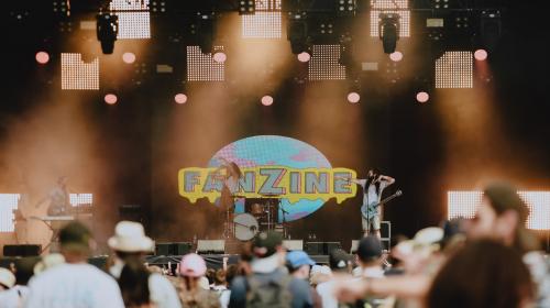 La belle aventure du duo Fanzine, de leurs reprises sur YouTube à la scène du Lollapalooza à Paris