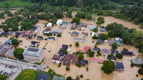 Etats-Unis : les inondations dans le Kentucky ont fait 15 morts, dont des enfants, le bilan pourrait doubler