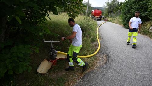 Sécheresse : des communes obligées de recourir à des camions-citernes pour s'approvisionner en eau