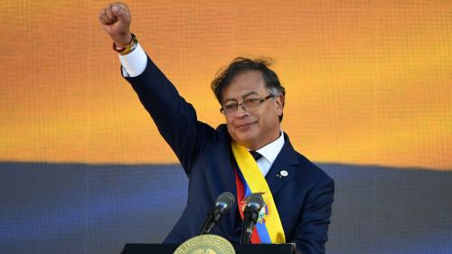 Colombie : Gustavo Petro, premier président de gauche investi du pays, souhaite la fin de la 