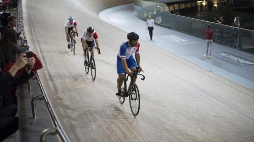 REPORTAGE. Virages à 45 degrés et mollets en feu... On a testé pour vous le cyclisme sur piste