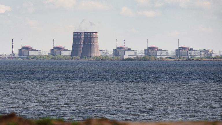 La centrale nucleare di Zaporijjia, in Ucraina, il 27 aprile 2022.