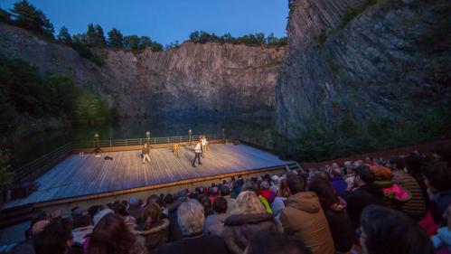 Au coeur d'un volcan immergé, le festival du Montpeloux dans le Puy-de-Dôme fait rimer culture avec nature