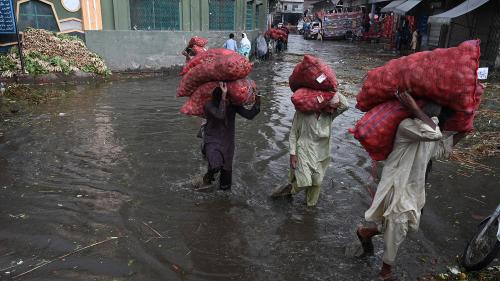 REPORTAGE. Risque de choléra, cas de paludisme... : au Pakistan, les conséquences sanitaires des inondations inquiètent les médecins