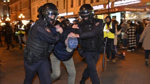 TEMOIGNAGE. À Moscou, les manifestants craignent d'être enrôlés dans l'armée après leur incarcération : 