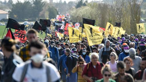 Deux-Sèvres : plusieurs milliers de manifestants 