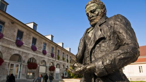 Dégradation des oeuvres de l'artiste sénégalais Ousmane Sow : deux interpellations à Besançon