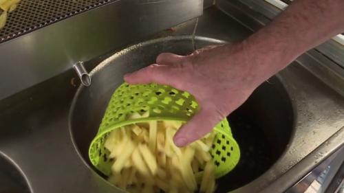 Normandie : le succès de la friterie d'un couple de retraités