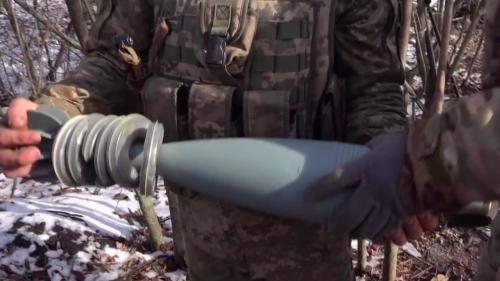 VIDEO. Guerre en Ukraine : les soldats de Kiev à court de munitions ?