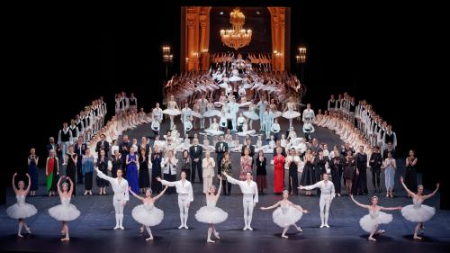 À l'Opéra Garnier, une pluie d'étoiles pour rendre hommage au danseur Patrick Dupond