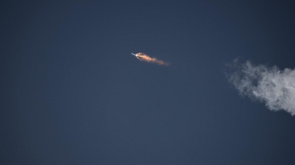 diretto.  Il razzo Starship di SpaceX esplode in volo nonostante un decollo riuscito