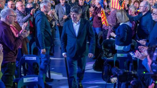 REPORTAGE. Espagne : l'indépendantiste Carles Puigdemont joue son destin politique lors des élections de dimanche en Catalogne