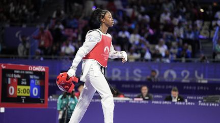 Djelika Diallo lors de sa demi-finale du tournoi paralympique au Grand Palais, le 30 août 2024. (LOYSEAU BENJAMIN / KMSP / AFP)