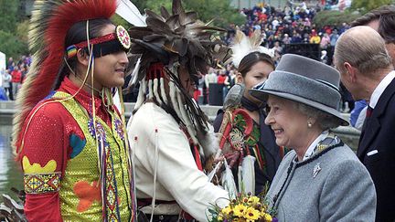 La reine effectue r&eacute;guli&egrave;rement des visites dans les 54 &eacute;tats dont elle est la souveraine. (AFP)