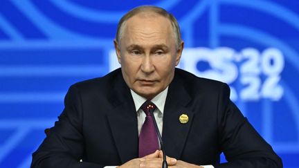 Le président russe Vladimir Poutine s'exprime lors d'une conférence de presse à l'occasion du sommet des Brics, à Kazan (Russie), le 24 octobre 2024. (SEFA KARACAN/ANADOLU/AFP)