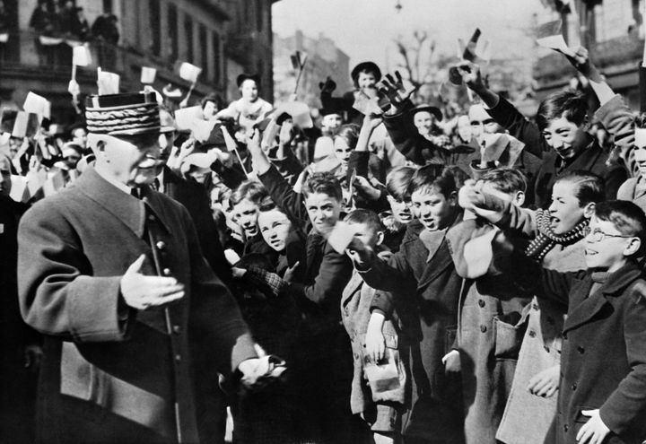 Le maréchal Pétain, le 15 avril 1940 à Saint-Etienne (Loire). (INP)