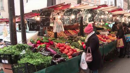 Fruits et légumes : les prix explosent et la consommation baisse, alors que certains producteurs ont du mal à écouler leur stock