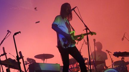 L'Australien Kevin Parker, tête pensante et compositeur de Tame Impala, a ravi le public de We Love Green 2019 avec un concert rêveur d'une précision sonore remarquable. (LAURE NARLIAN)