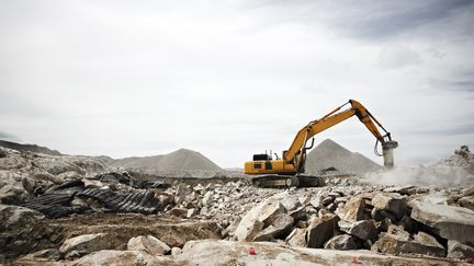 La croissance fran&ccedil;aise est en baisse de 0,3% au quatri&egrave;me trimestre 2012, selon l'Insee. (JOHNER IMAGES / GETTY IMAGES )