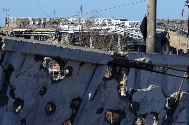 L'a&eacute;roport de Donetsk d&eacute;truit par les combats dans l'est de l'Ukraine,&nbsp;le 26 octobre 2014. (DOMINIQUE FAGET / AFP)