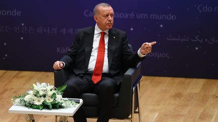 Le président turc Recep Tayyip Erdogan répond à des questions d'étudiants lors de la journée des droits de l'Homme à l'université Bilkent d'Ankara le 10 décembre 2019.&nbsp;&nbsp; (VOLKAN FURUNCU / ANADOLU AGENCY)