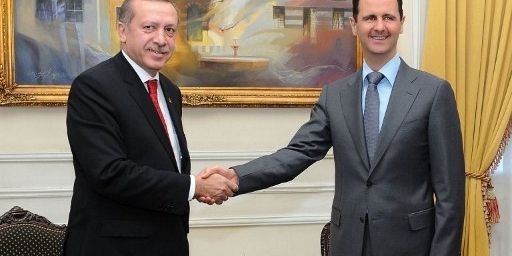 Rencontre entre le président syrien Bachar El Assad et le premier ministre turc Recep Tayyip Erdogan à Alep (Syrie) le 6 février 2011 (AFP - HO - SANA (Syrian Arab News Agency))