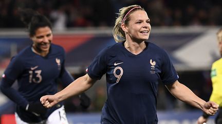 Football : Eugénie Le Sommer devient la meilleure buteuse de l’histoire des Bleues