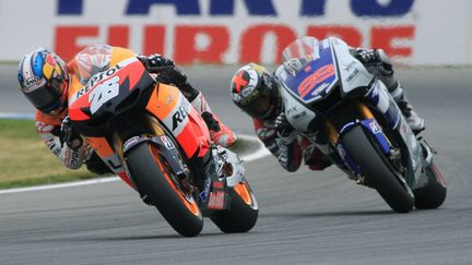 Jorge Lorenzo et Dani Pedrosa sont au coude à coude dans ce Championnat du monde MotoGP  (RADEK MICA / AFP)