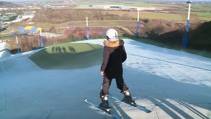 La piste de ski artificielle de Noeux-les-Mines attirent les skieurs en manque de neige (France 3 Nord Pas-de-Calais)