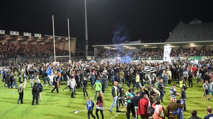 La joie des supporteurs de Vannes après la victoire de leur équipe, synonyme de montée en ProD2  (NICOLAS CR?ACH / MAXPPP)