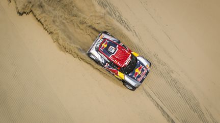 La voiture de Bryce Menzies lors de la 1re spéciale du Dakar 2018. (FLORENT GOODEN / DPPI MEDIA)