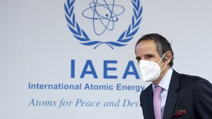 Le directeur général de l'Agence internationale de l'énergie atomique (AIEA), Rafael Grossi, le 1er mars 2021 dans les locaux de l'institution, à Vienne. (JOE KLAMAR / AFP)