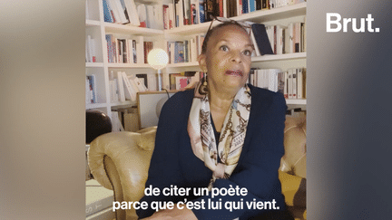 Christiane Taubira a publié début janvier un nouveau livre, intitulé “Frivolités”. À cette occasion, Brut l’a interrogé sur sa passion pour la poésie, et comment elle s’est appuyée sur les auteurs au long de sa carrière. (BRUT / FRANCEINFO)