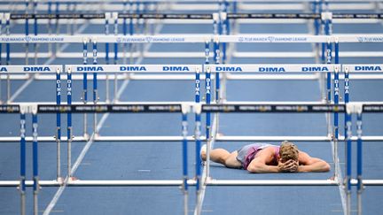 La détresse de Kevin Mayer après sa blessure au meeting de Paris, le 7 juillet 2024. (PHILIPPE MILLEREAU / KMSP / AFP)