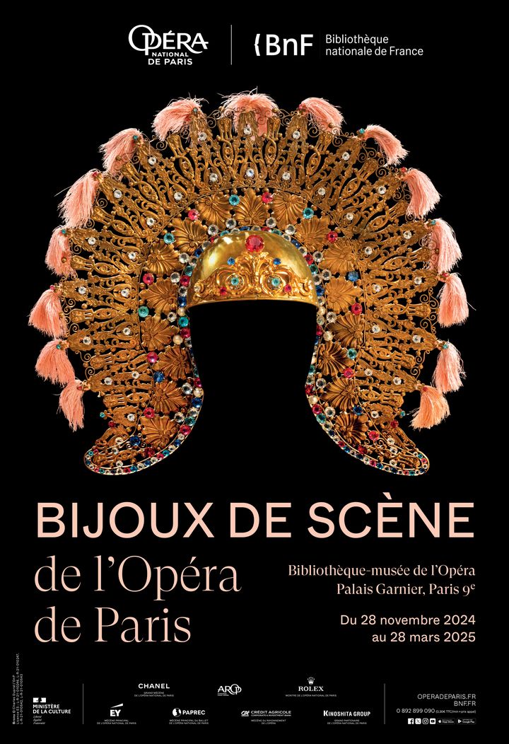 Affiche de l'exposition "Bijoux de scène de l'Opéra de Paris", à l'Opéra Garnier, à Paris. (DR)