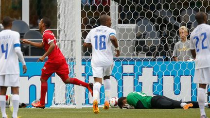 Manuel Torres (Panama) crucifie la Martinique à quelques minutes du coup de sifflet final. 