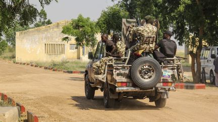 Des soldats nigérians, le 3 novembre 2020, à&nbsp;Ngamdu, au Nigeria. (AUDU MARTE / AFP)