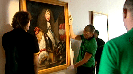 Accrochage d'un des tableaux de Velasquez au Musée Basque de Bayonne
 (France 3 / Culturebox)