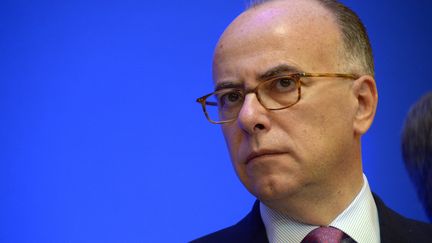 Bernard Cazeneuve lors d'une conférence de presse à Paris, le 25 novembre 2015. (BERTRAND GUAY / AFP)