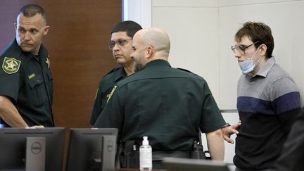 L'auteur de la tuerie dans un lycée de Parkland en Floride (Etats-Unis), Nikolas Cruz, le 13 octobre 2022 lors de son procès à Fort Lauderdale (Etats-Unis).&nbsp; (AMY BETH BENNETT / POOL / AFP)